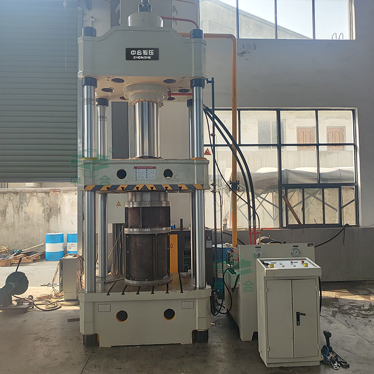 315吨专用液压机.jpg 315吨专用液压机.jpg