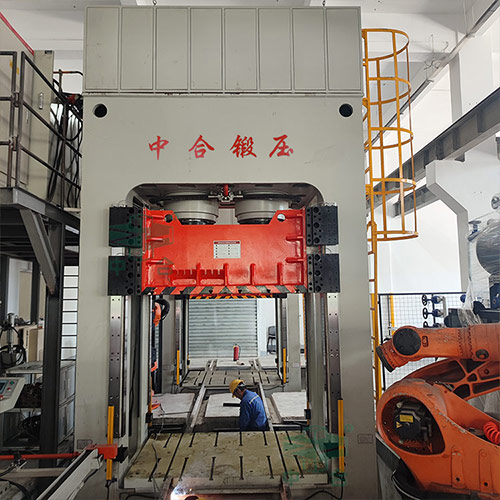 800吨复合材料成型液压机
