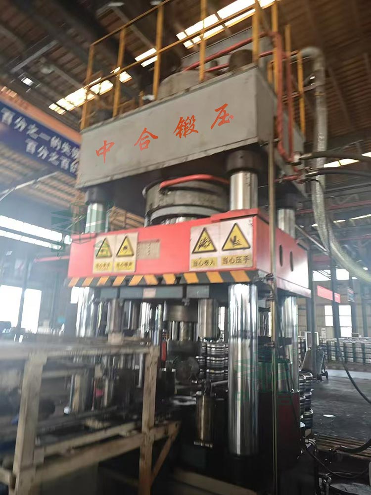 1000吨四柱液压机 1000吨四柱液压机