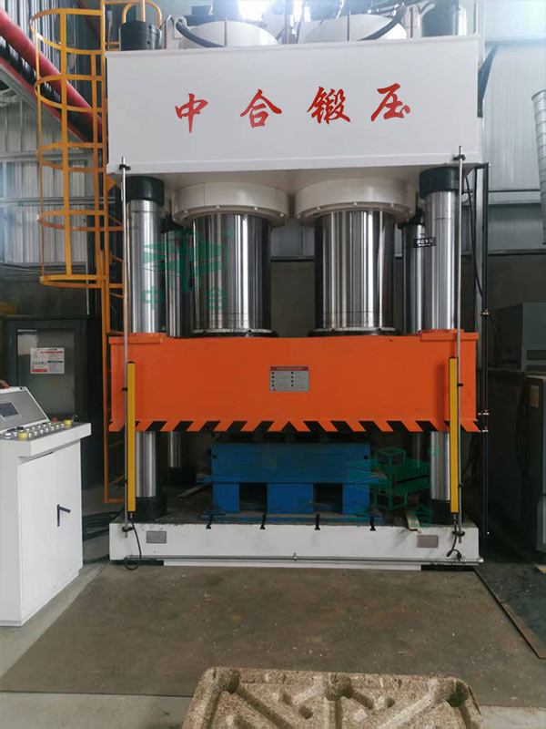 1600吨木屑托盘成型液压机.jpg