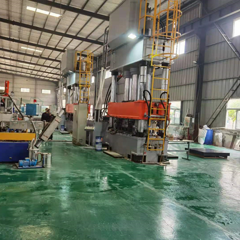 复合建筑模板生产设备_800吨液压机_复合材料模压成型(图4) 复合建筑模板生产设备_800吨液压机_复合材料模压成型(图4)