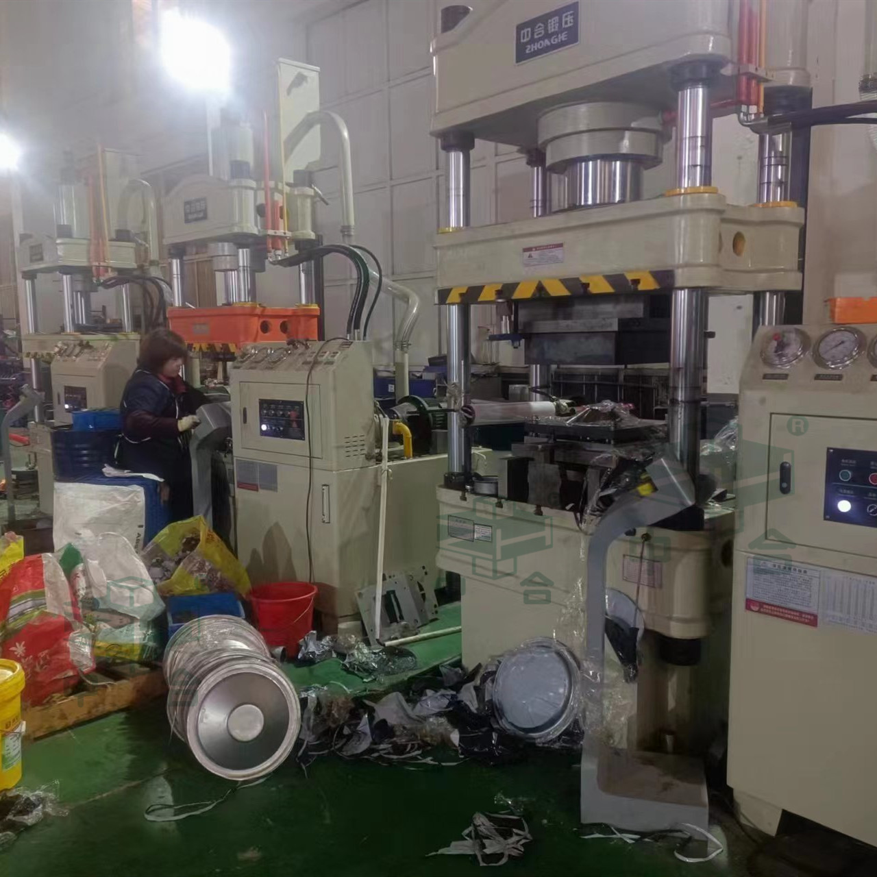 200吨汽车消音器成型液压机_不锈钢拉伸成型设备(图1)