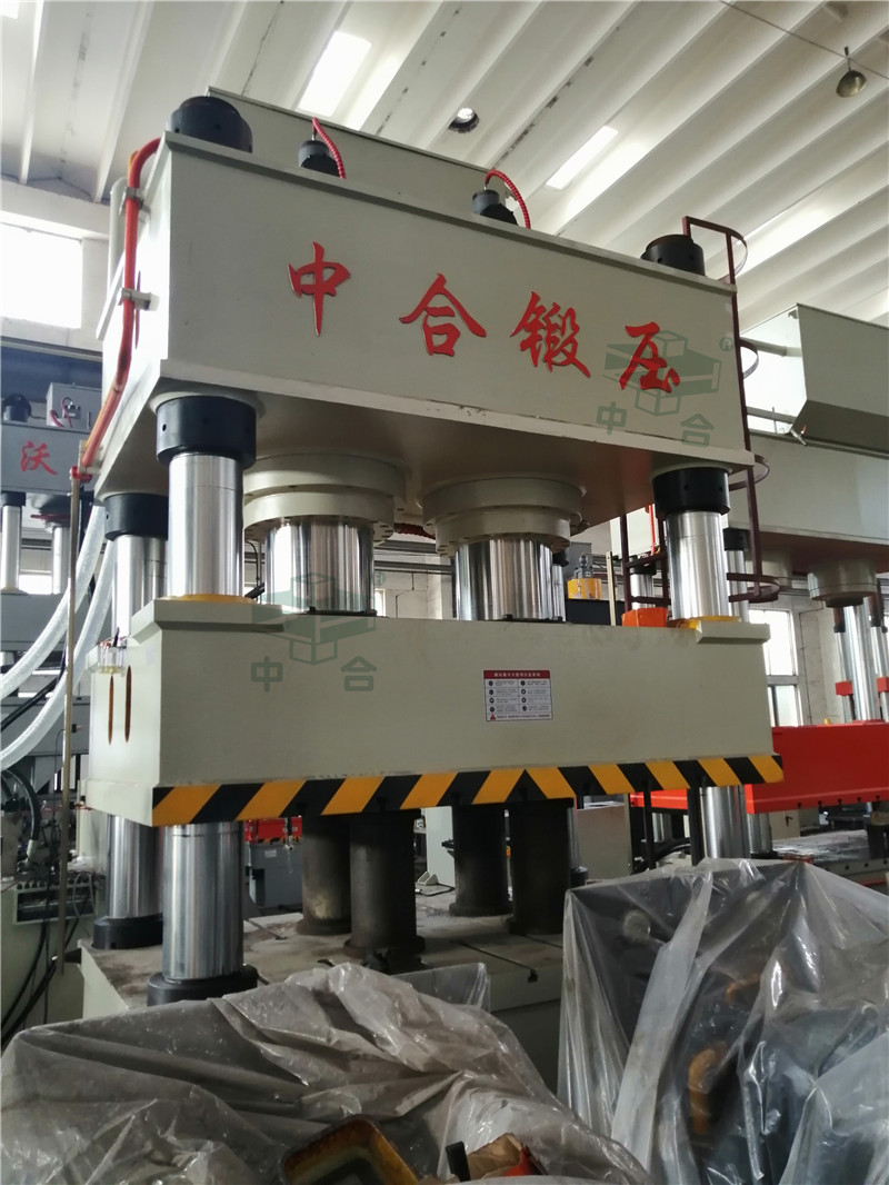 1000吨石墨烯薄膜热压设备-1000t四柱油压机(图1)