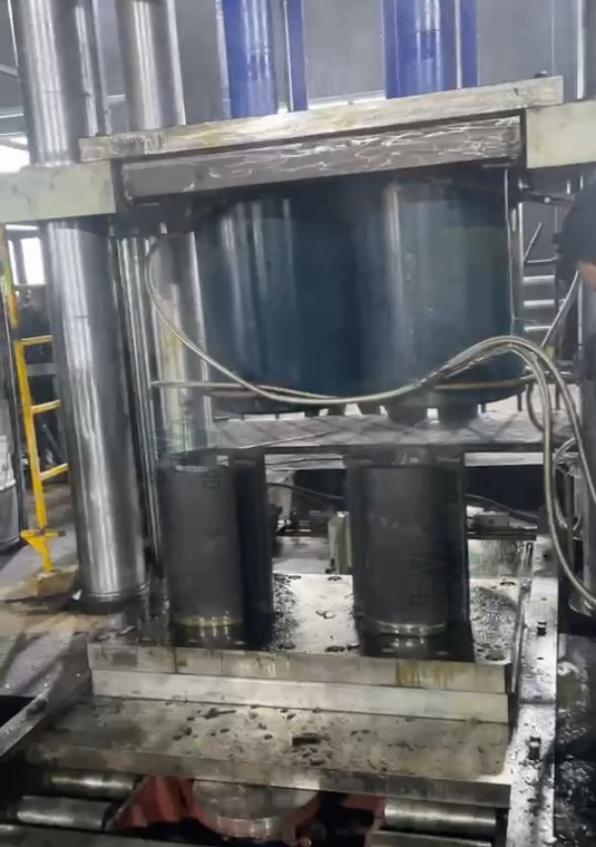 石墨电极片成型液压机 石墨电极片成型液压机