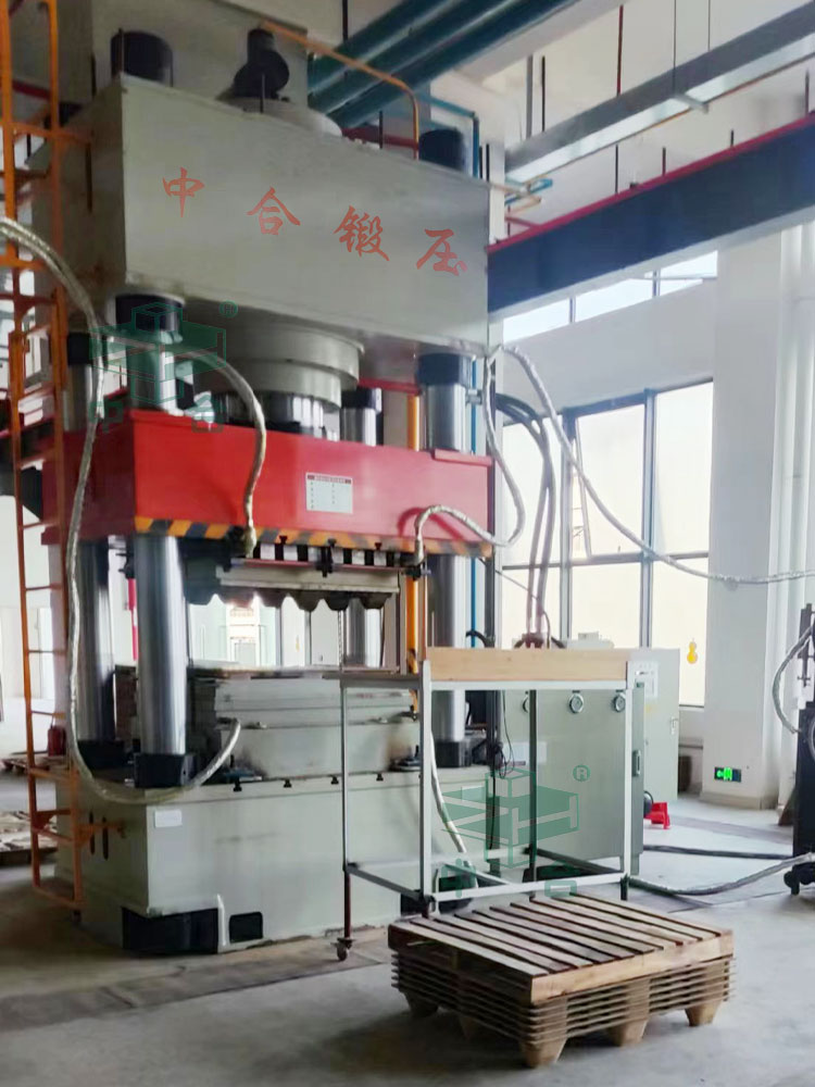 1000吨木屑托盘成型液压机客户车间 1000吨木屑托盘成型液压机客户车间